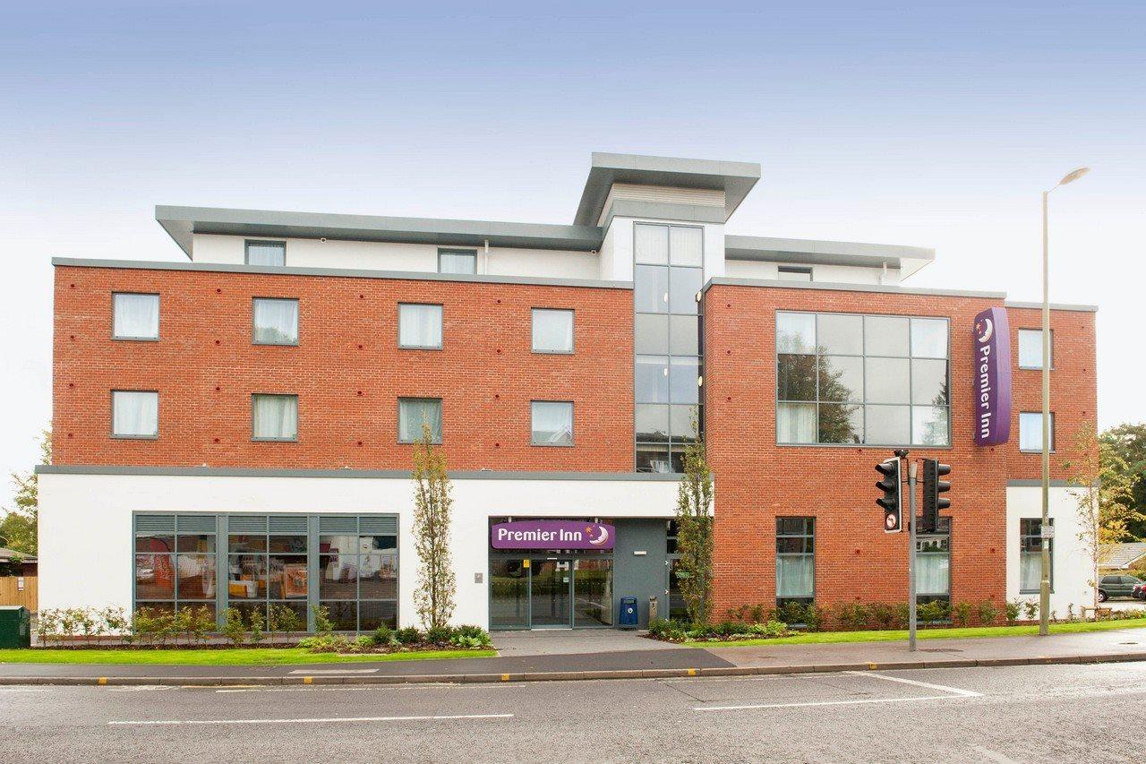 Premier Inn Fleet Exteriér fotografie
