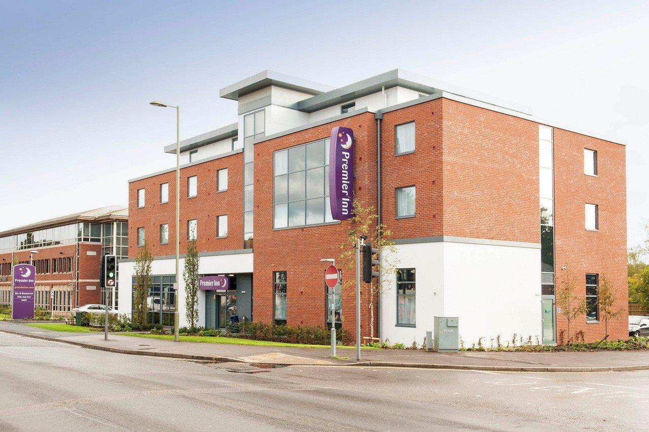 Premier Inn Fleet Exteriér fotografie
